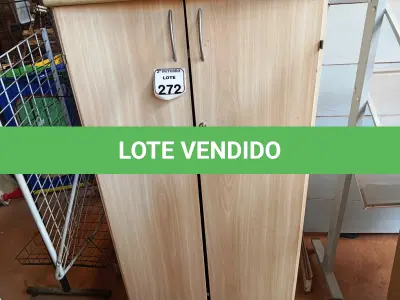 LOTE 272 - 01 ARMÁRIO PARA ESCRITÓRIO DE 02 PORTAS E 03 GAVETEIROS. (NO ESTADO) ATENÇÃO! FAZER A VISITAÇÃO ANTES DE ARREMATAR, NÃO SABEMOS SE FUNCIONA. LEILÃO NÃO TEM GARANTIA E NEM DEVOLUÇÃO, SUJEITO A POSSÍVEIS AVARIAS VISÍVEIS/OCULTAS E/OU AUSÊNCIA DE COMPONENTES.