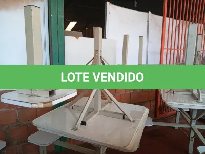 LOTE 463 - 02 MESAS P/REFEITÓRIO NA COR BRANCO, TAMPO EM MADEIRA COM 04 ASSENTOS CADA. (NO ESTADO) ATENÇÃO! FAZER A VISITAÇÃO ANTES DE ARREMATAR, NÃO SABEMOS SE FUNCIONA. LEILÃO NÃO TEM GARANTIA E NEM DEVOLUÇÃO, SUJEITO A POSSÍVEIS AVARIAS VISÍVEIS/OCULTAS E/OU AUSÊNCIA DE COMPONENTES.