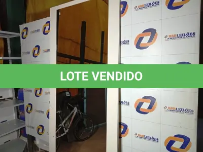 LOTE 421 - 01 PORTA PIVOTANTE C/ ESPELHO 2,16X89CM. (NO ESTADO) ATENÇÃO! FAZER A VISITAÇÃO ANTES DE ARREMATAR, NÃO SABEMOS SE FUNCIONA. LEILÃO NÃO TEM GARANTIA E NEM DEVOLUÇÃO, SUJEITO A POSSÍVEIS AVARIAS VISÍVEIS/OCULTAS E/OU AUSÊNCIA DE COMPONENTES.