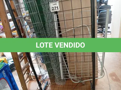 LOTE 271 - 01 EXPOSITOR, 01 ROLO DE TELA E MATERIAIS DIVERSOS. (NO ESTADO) ATENÇÃO! FAZER A VISITAÇÃO ANTES DE ARREMATAR, NÃO SABEMOS SE FUNCIONA. LEILÃO NÃO TEM GARANTIA E NEM DEVOLUÇÃO, SUJEITO A POSSÍVEIS AVARIAS VISÍVEIS/OCULTAS E/OU AUSÊNCIA DE COMPONENTES.