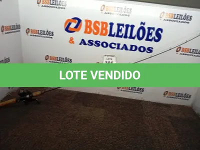 LOTE 385 - 01 VARA DE PESCA E 01 CARRETILHA LUBINA LADO ESQUERDO. (NO ESTADO) ATENÇÃO! FAZER A VISITAÇÃO ANTES DE ARREMATAR, NÃO SABEMOS SE FUNCIONA. LEILÃO NÃO TEM GARANTIA E NEM DEVOLUÇÃO, SUJEITO A POSSÍVEIS AVARIAS VISÍVEIS/OCULTAS E/OU AUSÊNCIA DE COMPONENTES.