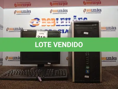 LOTE 218 - 01 CPU COM TECLADO E 01 MONITOR. (NO ESTADO) ATENÇÃO! FAZER A VISITAÇÃO ANTES DE ARREMATAR, NÃO SABEMOS SE FUNCIONA. LEILÃO NÃO TEM GARANTIA E NEM DEVOLUÇÃO, SUJEITO A POSSÍVEIS AVARIAS VISÍVEIS/OCULTAS E/OU AUSÊNCIA DE COMPONENTES.