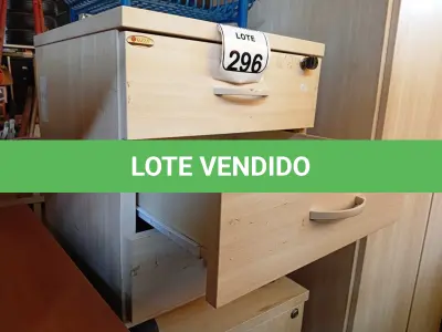 LOTE 296 - 02 GAVETEIROS COM 03 GAVETAS CADA. (NO ESTADO) ATENÇÃO! FAZER A VISITAÇÃO ANTES DE ARREMATAR, NÃO SABEMOS SE FUNCIONA. LEILÃO NÃO TEM GARANTIA E NEM DEVOLUÇÃO, SUJEITO A POSSÍVEIS AVARIAS VISÍVEIS/OCULTAS E/OU AUSÊNCIA DE COMPONENTES.