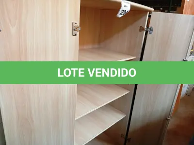 LOTE 294 - 01 ARMÁRIO PARA ESCRITÓRIO DE 02 PORTAS. (NO ESTADO) ATENÇÃO! FAZER A VISITAÇÃO ANTES DE ARREMATAR, NÃO SABEMOS SE FUNCIONA. LEILÃO NÃO TEM GARANTIA E NEM DEVOLUÇÃO, SUJEITO A POSSÍVEIS AVARIAS VISÍVEIS/OCULTAS E/OU AUSÊNCIA DE COMPONENTES.
