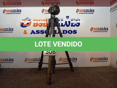 LOTE 306 - 01 TRIPÉ PARA CÂMERA MARCA TOMATE MTG-3016. (NO ESTADO) ATENÇÃO! FAZER A VISITAÇÃO ANTES DE ARREMATAR, NÃO SABEMOS SE FUNCIONA. LEILÃO NÃO TEM GARANTIA E NEM DEVOLUÇÃO, SUJEITO A POSSÍVEIS AVARIAS VISÍVEIS/OCULTAS E/OU AUSÊNCIA DE COMPONENTES.