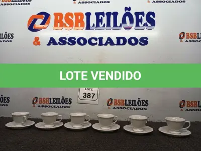 LOTE 387 - 01 JOGO DE 06 XICARAS C/PIRES. (NO ESTADO) ATENÇÃO! FAZER A VISITAÇÃO ANTES DE ARREMATAR, NÃO SABEMOS SE FUNCIONA. LEILÃO NÃO TEM GARANTIA E NEM DEVOLUÇÃO, SUJEITO A POSSÍVEIS AVARIAS VISÍVEIS/OCULTAS E/OU AUSÊNCIA DE COMPONENTES.