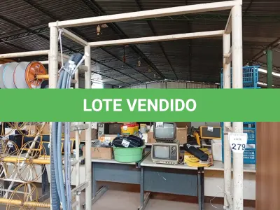 LOTE 279 - 01 EXPOSITOR DE FERRO. (NO ESTADO) ATENÇÃO! FAZER A VISITAÇÃO ANTES DE ARREMATAR, NÃO SABEMOS SE FUNCIONA. LEILÃO NÃO TEM GARANTIA E NEM DEVOLUÇÃO, SUJEITO A POSSÍVEIS AVARIAS VISÍVEIS/OCULTAS E/OU AUSÊNCIA DE COMPONENTES.