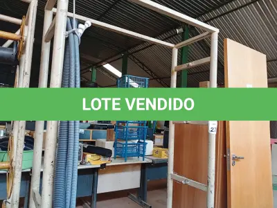 LOTE 279 - 01 EXPOSITOR DE FERRO. (NO ESTADO) ATENÇÃO! FAZER A VISITAÇÃO ANTES DE ARREMATAR, NÃO SABEMOS SE FUNCIONA. LEILÃO NÃO TEM GARANTIA E NEM DEVOLUÇÃO, SUJEITO A POSSÍVEIS AVARIAS VISÍVEIS/OCULTAS E/OU AUSÊNCIA DE COMPONENTES.