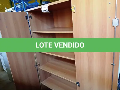LOTE 282 - 01 ARMÁRIO PARA ESCRITÓRIO 02 PORTAS. (NO ESTADO) ATENÇÃO! FAZER A VISITAÇÃO ANTES DE ARREMATAR, NÃO SABEMOS SE FUNCIONA. LEILÃO NÃO TEM GARANTIA E NEM DEVOLUÇÃO, SUJEITO A POSSÍVEIS AVARIAS VISÍVEIS/OCULTAS E/OU AUSÊNCIA DE COMPONENTES.
