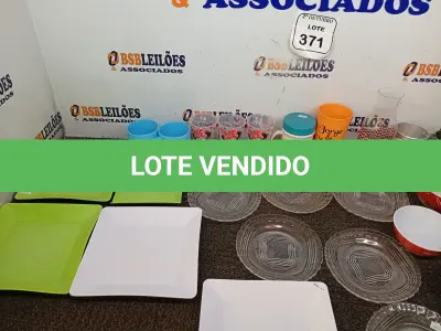 LOTE 371 - 01 LOTE C/DIVERSOS UTENSÍLIOS DE COZINHA. (NO ESTADO) ATENÇÃO! FAZER A VISITAÇÃO ANTES DE ARREMATAR, NÃO SABEMOS SE FUNCIONA. LEILÃO NÃO TEM GARANTIA E NEM DEVOLUÇÃO, SUJEITO A POSSÍVEIS AVARIAS VISÍVEIS/OCULTAS E/OU AUSÊNCIA DE COMPONENTES.