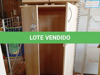 LOTE 272 - 01 ARMÁRIO PARA ESCRITÓRIO DE 02 PORTAS E 03 GAVETEIROS. (NO ESTADO) ATENÇÃO! FAZER A VISITAÇÃO ANTES DE ARREMATAR, NÃO SABEMOS SE FUNCIONA. LEILÃO NÃO TEM GARANTIA E NEM DEVOLUÇÃO, SUJEITO A POSSÍVEIS AVARIAS VISÍVEIS/OCULTAS E/OU AUSÊNCIA DE COMPONENTES.