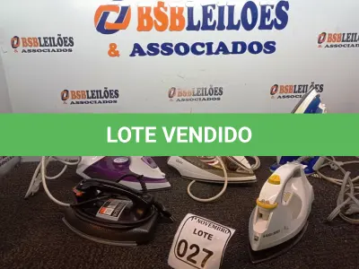 LOTE 027 - 05 FERROS DE PASSAR MARCAS E MODELOS DIVERSOS. (NO ESTADO) ATENÇÃO! FAZER A VISITAÇÃO ANTES DE ARREMATAR, NÃO SABEMOS SE FUNCIONA. LEILÃO NÃO TEM GARANTIA E NEM DEVOLUÇÃO, SUJEITO A POSSÍVEIS AVARIAS VISÍVEIS/OCULTAS E/OU AUSÊNCIA DE COMPONENTES.