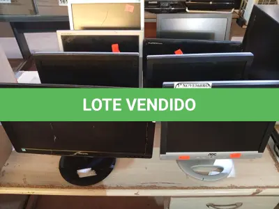 LOTE 234 - 08 MONITORES LCD MARCAS E MODELOS DIVERSOS P/RETIRADA DE PEÇAS. (NO ESTADO) ATENÇÃO! FAZER A VISITAÇÃO ANTES DE ARREMATAR, NÃO SABEMOS SE FUNCIONA. LEILÃO NÃO TEM GARANTIA E NEM DEVOLUÇÃO, SUJEITO A POSSÍVEIS AVARIAS VISÍVEIS/OCULTAS E/OU AUSÊNCIA DE COMPONENTES.