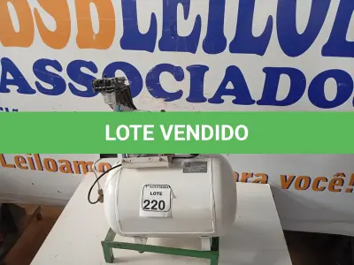LOTE 220 - 01 COMPRESSOR DE AR ODONTOLÓGICO C/AVARIAS. (NO ESTADO) ATENÇÃO! FAZER A VISITAÇÃO ANTES DE ARREMATAR, NÃO SABEMOS SE FUNCIONA. LEILÃO NÃO TEM GARANTIA E NEM DEVOLUÇÃO, SUJEITO A POSSÍVEIS AVARIAS VISÍVEIS/OCULTAS E/OU AUSÊNCIA DE COMPONENTES.
