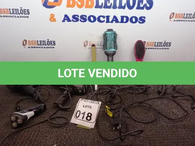 LOTE 018 - 01 LOTE COM 02 SECADORES DE CABELO, 01 ESCOVA ROTATÓRIA, 01 ESCOVA SECADORA, 02 CHAPINHAS E DIVERSOS COM AVARIAS. (NO ESTADO) ATENÇÃO! FAZER A VISITAÇÃO ANTES DE ARREMATAR, NÃO SABEMOS SE FUNCIONA. LEILÃO NÃO TEM GARANTIA E NEM DEVOLUÇÃO, SUJEITO A POSSÍVEIS AVARIAS VISÍVEIS/OCULTAS E/OU AUSÊNCIA DE COMPONENTES.