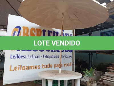 LOTE 518 - 01 MESA DE PLÁSTICO C/SOMBREIRO E BASE DE FERRO. (NO ESTADO) ATENÇÃO! FAZER A VISITAÇÃO ANTES DE ARREMATAR, NÃO SABEMOS SE FUNCIONA. LEILÃO NÃO TEM GARANTIA E NEM DEVOLUÇÃO, SUJEITO A POSSÍVEIS AVARIAS VISÍVEIS/OCULTAS E/OU AUSÊNCIA DE COMPONENTES.