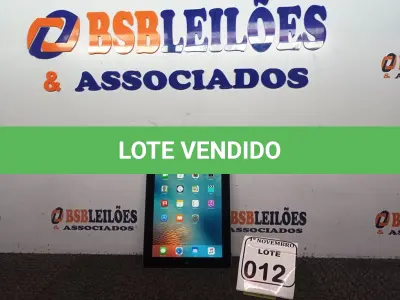 LOTE 012 - 01 IPAD SEM CARREGADOR DE 64GB. (NO ESTADO) ATENÇÃO! FAZER A VISITAÇÃO ANTES DE ARREMATAR, NÃO SABEMOS SE FUNCIONA. LEILÃO NÃO TEM GARANTIA E NEM DEVOLUÇÃO, SUJEITO A POSSÍVEIS AVARIAS VISÍVEIS/OCULTAS E/OU AUSÊNCIA DE COMPONENTES.