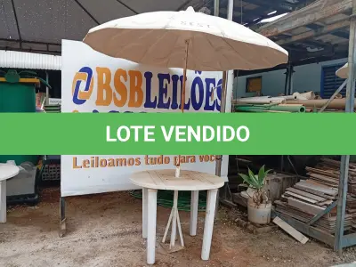 LOTE 519 - 01 MESA DE PLÁSTICO C/SOMBREIRO E BASE DE FERRO. (NO ESTADO) ATENÇÃO! FAZER A VISITAÇÃO ANTES DE ARREMATAR, NÃO SABEMOS SE FUNCIONA. LEILÃO NÃO TEM GARANTIA E NEM DEVOLUÇÃO, SUJEITO A POSSÍVEIS AVARIAS VISÍVEIS/OCULTAS E/OU AUSÊNCIA DE COMPONENTES.