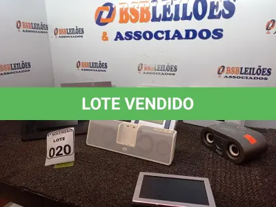 LOTE 020 - 01 LOTE COM PORTA RETRATOS DIGITAL, VÍDEO PORTEIRO, 03 CAIXINHAS DE SOM E 01 CASE. (NO ESTADO) ATENÇÃO! FAZER A VISITAÇÃO ANTES DE ARREMATAR, NÃO SABEMOS SE FUNCIONA. LEILÃO NÃO TEM GARANTIA E NEM DEVOLUÇÃO, SUJEITO A POSSÍVEIS AVARIAS VISÍVEIS/OCULTAS E/OU AUSÊNCIA DE COMPONENTES.