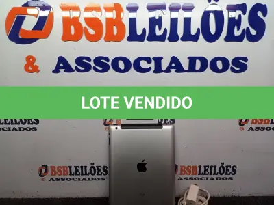 LOTE 002 - 01 IPAD COM CARREGADOR DE 64GB. (NO ESTADO) ATENÇÃO! FAZER A VISITAÇÃO ANTES DE ARREMATAR, NÃO SABEMOS SE FUNCIONA. LEILÃO NÃO TEM GARANTIA E NEM DEVOLUÇÃO, SUJEITO A POSSÍVEIS AVARIAS VISÍVEIS/OCULTAS E/OU AUSÊNCIA DE COMPONENTES.