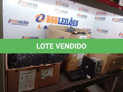 LOTE 097 - 01 LOTE C/VÁRIOS TECLADOS, FONTES E PERIFÉRICOS DIVERSOS. (NO ESTADO) ATENÇÃO! FAZER A VISITAÇÃO ANTES DE ARREMATAR, NÃO SABEMOS SE FUNCIONA. LEILÃO NÃO TEM GARANTIA E NEM DEVOLUÇÃO, SUJEITO A POSSÍVEIS AVARIAS VISÍVEIS/OCULTAS E/OU AUSÊNCIA DE COMPONENTES.