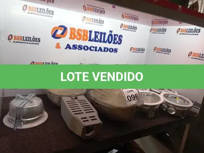 LOTE 096 - 01 LOTE COM 02 LUMINÁRIAS P/ POSTE E DIVERSAS LUMINÁRIAS DE EMBUTIR. (NO ESTADO) ATENÇÃO! FAZER A VISITAÇÃO ANTES DE ARREMATAR, NÃO SABEMOS SE FUNCIONA. LEILÃO NÃO TEM GARANTIA E NEM DEVOLUÇÃO, SUJEITO A POSSÍVEIS AVARIAS VISÍVEIS/OCULTAS E/OU AUSÊNCIA DE COMPONENTES.