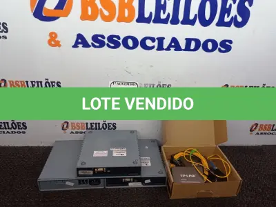 LOTE 003 - 05 ROTEADORES TP-LINK. (NO ESTADO) ATENÇÃO! FAZER A VISITAÇÃO ANTES DE ARREMATAR, NÃO SABEMOS SE FUNCIONA. LEILÃO NÃO TEM GARANTIA E NEM DEVOLUÇÃO, SUJEITO A POSSÍVEIS AVARIAS VISÍVEIS/OCULTAS E/OU AUSÊNCIA DE COMPONENTES.