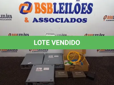 LOTE 003 - 05 ROTEADORES TP-LINK. (NO ESTADO) ATENÇÃO! FAZER A VISITAÇÃO ANTES DE ARREMATAR, NÃO SABEMOS SE FUNCIONA. LEILÃO NÃO TEM GARANTIA E NEM DEVOLUÇÃO, SUJEITO A POSSÍVEIS AVARIAS VISÍVEIS/OCULTAS E/OU AUSÊNCIA DE COMPONENTES.