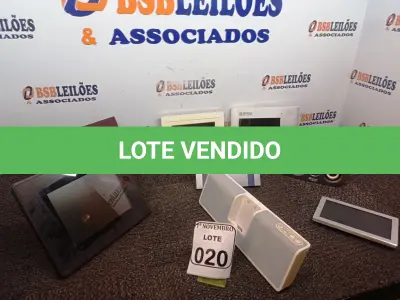 LOTE 020 - 01 LOTE COM PORTA RETRATOS DIGITAL, VÍDEO PORTEIRO, 03 CAIXINHAS DE SOM E 01 CASE. (NO ESTADO) ATENÇÃO! FAZER A VISITAÇÃO ANTES DE ARREMATAR, NÃO SABEMOS SE FUNCIONA. LEILÃO NÃO TEM GARANTIA E NEM DEVOLUÇÃO, SUJEITO A POSSÍVEIS AVARIAS VISÍVEIS/OCULTAS E/OU AUSÊNCIA DE COMPONENTES.