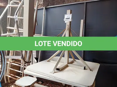 LOTE 488 - 02 MESAS P/REFEITÓRIO NA COR BRANCO, TAMPO EM MADEIRA COM 04 ASSENTOS CADA. (NO ESTADO) ATENÇÃO! FAZER A VISITAÇÃO ANTES DE ARREMATAR, NÃO SABEMOS SE FUNCIONA. LEILÃO NÃO TEM GARANTIA E NEM DEVOLUÇÃO, SUJEITO A POSSÍVEIS AVARIAS VISÍVEIS/OCULTAS E/OU AUSÊNCIA DE COMPONENTES.