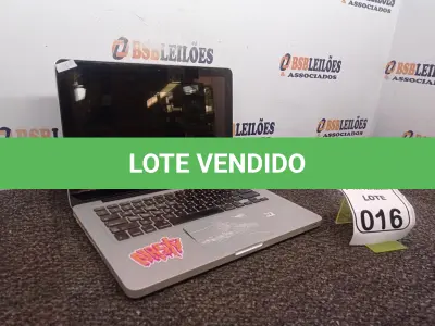 LOTE 016 - 01 MACBOOK PRO PARA RETIRADA DE PEÇAS. (NO ESTADO) ATENÇÃO! FAZER A VISITAÇÃO ANTES DE ARREMATAR, NÃO SABEMOS SE FUNCIONA. LEILÃO NÃO TEM GARANTIA E NEM DEVOLUÇÃO, SUJEITO A POSSÍVEIS AVARIAS VISÍVEIS/OCULTAS E/OU AUSÊNCIA DE COMPONENTES.