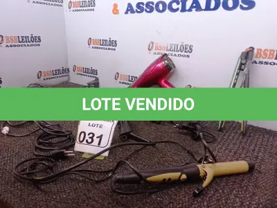 LOTE 031 - 02 SECADORES DE CABELO, 02 CHAPINHAS E 01 ESCOVA DE CABELO. (NO ESTADO) ATENÇÃO! FAZER A VISITAÇÃO ANTES DE ARREMATAR, NÃO SABEMOS SE FUNCIONA. LEILÃO NÃO TEM GARANTIA E NEM DEVOLUÇÃO, SUJEITO A POSSÍVEIS AVARIAS VISÍVEIS/OCULTAS E/OU AUSÊNCIA DE COMPONENTES.