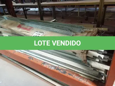 LOTE 107 - 01 LOTE C/GRANDE QUANTIDADE DE PERFIS P/FORROS. (NO ESTADO) ATENÇÃO! FAZER A VISITAÇÃO ANTES DE ARREMATAR, NÃO SABEMOS SE FUNCIONA. LEILÃO NÃO TEM GARANTIA E NEM DEVOLUÇÃO, SUJEITO A POSSÍVEIS AVARIAS VISÍVEIS/OCULTAS E/OU AUSÊNCIA DE COMPONENTES.