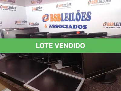 LOTE 108 - 07 MONITORES DIVERSOS COM AVARIAS E 01 ALL IN ONE MARCA HP. (NO ESTADO) ATENÇÃO! FAZER A VISITAÇÃO ANTES DE ARREMATAR, NÃO SABEMOS SE FUNCIONA. LEILÃO NÃO TEM GARANTIA E NEM DEVOLUÇÃO, SUJEITO A POSSÍVEIS AVARIAS VISÍVEIS/OCULTAS E/OU AUSÊNCIA DE COMPONENTES.