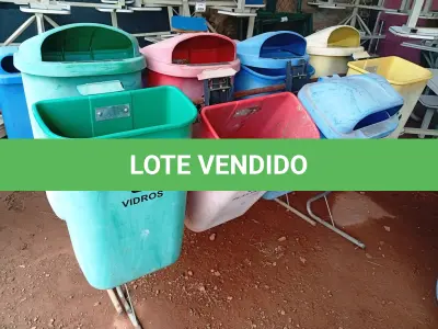 LOTE 477 - 02 KITS DE LIXEIRAS SUSPENSAS COM 05 CESTOS CADA. (NO ESTADO) ATENÇÃO! FAZER A VISITAÇÃO ANTES DE ARREMATAR, NÃO SABEMOS SE FUNCIONA. LEILÃO NÃO TEM GARANTIA E NEM DEVOLUÇÃO, SUJEITO A POSSÍVEIS AVARIAS VISÍVEIS/OCULTAS E/OU AUSÊNCIA DE COMPONENTES.