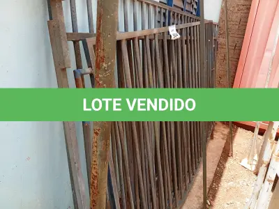 LOTE 504 - 04 GRADES DE FERRO E 01 PLACA DE FERRO.  (NO ESTADO) ATENÇÃO! FAZER A VISITAÇÃO ANTES DE ARREMATAR, NÃO SABEMOS SE FUNCIONA. LEILÃO NÃO TEM GARANTIA E NEM DEVOLUÇÃO, SUJEITO A POSSÍVEIS AVARIAS VISÍVEIS/OCULTAS E/OU AUSÊNCIA DE COMPONENTES.