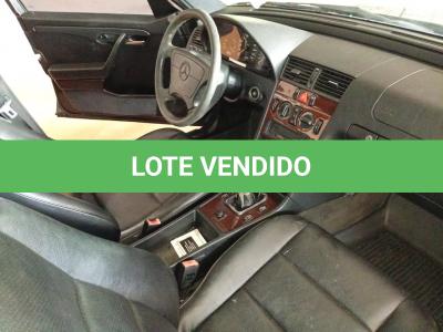 LOTE 012 - 01 MERCEDEZ BENZ/C-180 A GASOLINA; ANO 1996; NA COR PRETA.(NO ESTADO)