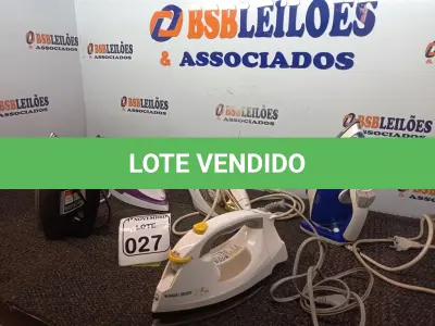 LOTE 027 - 05 FERROS DE PASSAR MARCAS E MODELOS DIVERSOS. (NO ESTADO) ATENÇÃO! FAZER A VISITAÇÃO ANTES DE ARREMATAR, NÃO SABEMOS SE FUNCIONA. LEILÃO NÃO TEM GARANTIA E NEM DEVOLUÇÃO, SUJEITO A POSSÍVEIS AVARIAS VISÍVEIS/OCULTAS E/OU AUSÊNCIA DE COMPONENTES.
