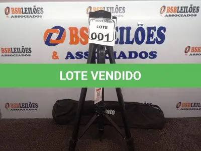 LOTE 001 - 01 TRIPÉ PARA CÂMERA MARCA TOMATE MTG-3016. (NO ESTADO) ATENÇÃO! FAZER A VISITAÇÃO ANTES DE ARREMATAR, NÃO SABEMOS SE FUNCIONA. LEILÃO NÃO TEM GARANTIA E NEM DEVOLUÇÃO, SUJEITO A POSSÍVEIS AVARIAS VISÍVEIS/OCULTAS E/OU AUSÊNCIA DE COMPONENTES.