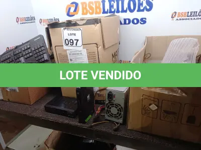 LOTE 097 - 01 LOTE C/VÁRIOS TECLADOS, FONTES E PERIFÉRICOS DIVERSOS. (NO ESTADO) ATENÇÃO! FAZER A VISITAÇÃO ANTES DE ARREMATAR, NÃO SABEMOS SE FUNCIONA. LEILÃO NÃO TEM GARANTIA E NEM DEVOLUÇÃO, SUJEITO A POSSÍVEIS AVARIAS VISÍVEIS/OCULTAS E/OU AUSÊNCIA DE COMPONENTES.