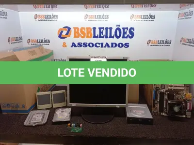 LOTE 105 - 01 SUCATA DE NOTEBOOK MARCA IBM, 01 MONITOR LCD P/PC, CAIXINHAS DE SOM P/PC, DIVERSOS TECLADOS, PLACAS MÃES P/PC E LEITORES DE CD. (NO ESTADO) ATENÇÃO! FAZER A VISITAÇÃO ANTES DE ARREMATAR, NÃO SABEMOS SE FUNCIONA. LEILÃO NÃO TEM GARANTIA E NEM DEVOLUÇÃO, SUJEITO A POSSÍVEIS AVARIAS VISÍVEIS/OCULTAS E/OU AUSÊNCIA DE COMPONENTES.