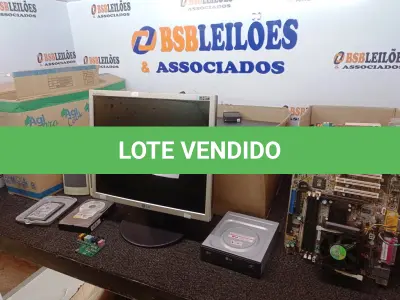 LOTE 105 - 01 SUCATA DE NOTEBOOK MARCA IBM, 01 MONITOR LCD P/PC, CAIXINHAS DE SOM P/PC, DIVERSOS TECLADOS, PLACAS MÃES P/PC E LEITORES DE CD. (NO ESTADO) ATENÇÃO! FAZER A VISITAÇÃO ANTES DE ARREMATAR, NÃO SABEMOS SE FUNCIONA. LEILÃO NÃO TEM GARANTIA E NEM DEVOLUÇÃO, SUJEITO A POSSÍVEIS AVARIAS VISÍVEIS/OCULTAS E/OU AUSÊNCIA DE COMPONENTES.