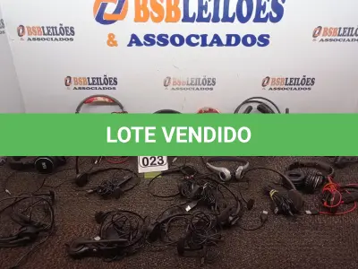 LOTE 023 - 01 LOTE C/ VÁRIOS HEADSETS MARCAS E MODELOS DIVERSOS.  (NO ESTADO) ATENÇÃO! FAZER A VISITAÇÃO ANTES DE ARREMATAR, NÃO SABEMOS SE FUNCIONA. LEILÃO NÃO TEM GARANTIA E NEM DEVOLUÇÃO, SUJEITO A POSSÍVEIS AVARIAS VISÍVEIS/OCULTAS E/OU AUSÊNCIA DE COMPONENTES.