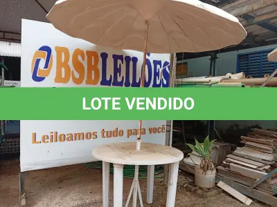 LOTE 507 - 01 MESA DE PLÁSTICO C/SOMBREIRO E BASE DE FERRO. (NO ESTADO) ATENÇÃO! FAZER A VISITAÇÃO ANTES DE ARREMATAR, NÃO SABEMOS SE FUNCIONA. LEILÃO NÃO TEM GARANTIA E NEM DEVOLUÇÃO, SUJEITO A POSSÍVEIS AVARIAS VISÍVEIS/OCULTAS E/OU AUSÊNCIA DE COMPONENTES.