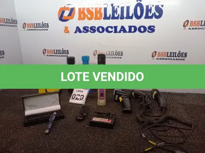 LOTE 029 - 01 LOTE C/VÁRIAS LANTERNAS E MATERIAIS DIVERSOS MARCAS E MODELOS DIVERSOS. (NO ESTADO) ATENÇÃO! FAZER A VISITAÇÃO ANTES DE ARREMATAR, NÃO SABEMOS SE FUNCIONA. LEILÃO NÃO TEM GARANTIA E NEM DEVOLUÇÃO, SUJEITO A POSSÍVEIS AVARIAS VISÍVEIS/OCULTAS E/OU AUSÊNCIA DE COMPONENTES.