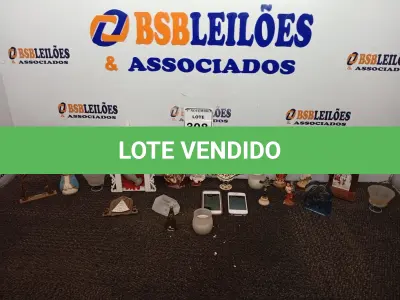 LOTE 308 - 02 CELULARES E DIVERSOS ARTIGOS E IMAGENS RELIGIOSAS. (NO ESTADO) ATENÇÃO! FAZER A VISITAÇÃO ANTES DE ARREMATAR, NÃO SABEMOS SE FUNCIONA. LEILÃO NÃO TEM GARANTIA E NEM DEVOLUÇÃO, SUJEITO A POSSÍVEIS AVARIAS VISÍVEIS/OCULTAS E/OU AUSÊNCIA DE COMPONENTES.