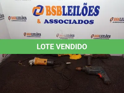 LOTE 498 - 01 SERRA SABRE MARCA DEWALT MODELO DC385-BR S/BATERIA 02 FURADEIRAS E 02 LIXADEIRAS MARCAS E MODELOS DIVERSOS P/RETIRADA DE PEÇAS. (NO ESTADO) ATENÇÃO! FAZER A VISITAÇÃO ANTES DE ARREMATAR, NÃO SABEMOS SE FUNCIONA. LEILÃO NÃO TEM GARANTIA E NEM DEVOLUÇÃO, SUJEITO A POSSÍVEIS AVARIAS VISÍVEIS/OCULTAS E/OU AUSÊNCIA DE COMPONENTES.