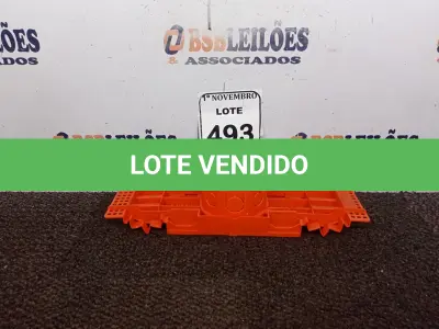 LOTE 493 - 04 CAIXAS DE LUZ OCTOGONAL. (NO ESTADO) ATENÇÃO! FAZER A VISITAÇÃO ANTES DE ARREMATAR, NÃO SABEMOS SE FUNCIONA. LEILÃO NÃO TEM GARANTIA E NEM DEVOLUÇÃO, SUJEITO A POSSÍVEIS AVARIAS VISÍVEIS/OCULTAS E/OU AUSÊNCIA DE COMPONENTES.