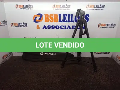 LOTE 444 - 01 TRIPÉ P/ CÂMERA MARCA TOMATE MTG-3016. (NO ESTADO) ATENÇÃO! FAZER A VISITAÇÃO ANTES DE ARREMATAR, NÃO SABEMOS SE FUNCIONA. LEILÃO NÃO TEM GARANTIA E NEM DEVOLUÇÃO, SUJEITO A POSSÍVEIS AVARIAS VISÍVEIS/OCULTAS E/OU AUSÊNCIA DE COMPONENTES.