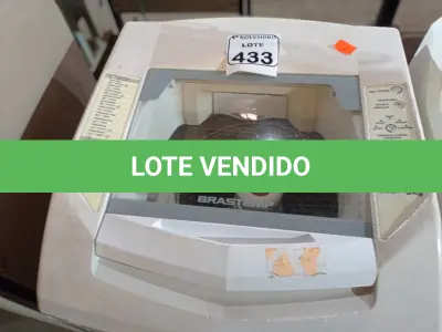 LOTE 433 - 01 MÁQUINA DE LAVAR MARCA BRASTEMP 09KG 220V. (NO ESTADO) ATENÇÃO! FAZER A VISITAÇÃO ANTES DE ARREMATAR, NÃO SABEMOS SE FUNCIONA. LEILÃO NÃO TEM GARANTIA E NEM DEVOLUÇÃO, SUJEITO A POSSÍVEIS AVARIAS VISÍVEIS/OCULTAS E/OU AUSÊNCIA DE COMPONENTES.